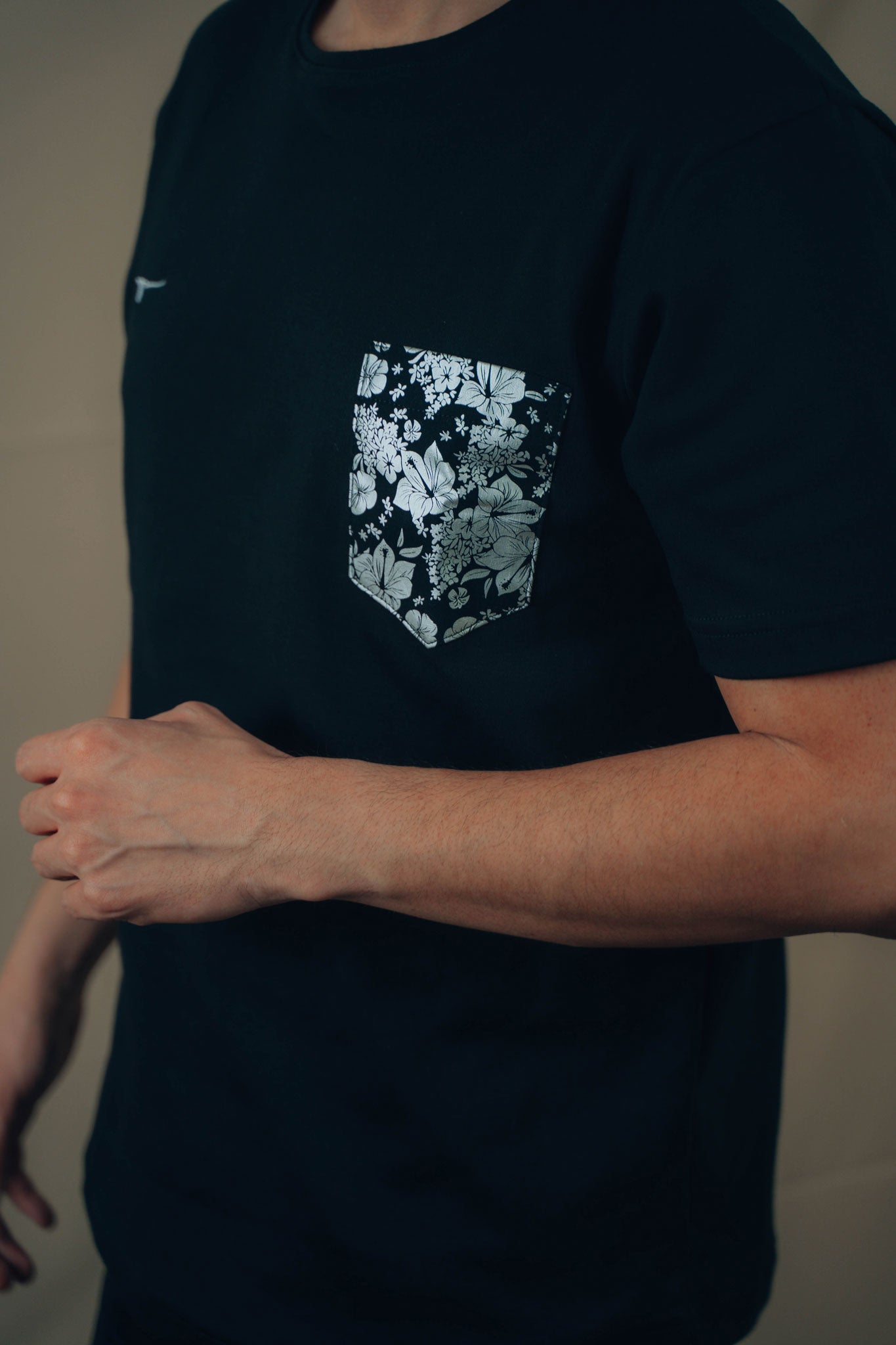 T-SHIRTS SILVER FLOWERS