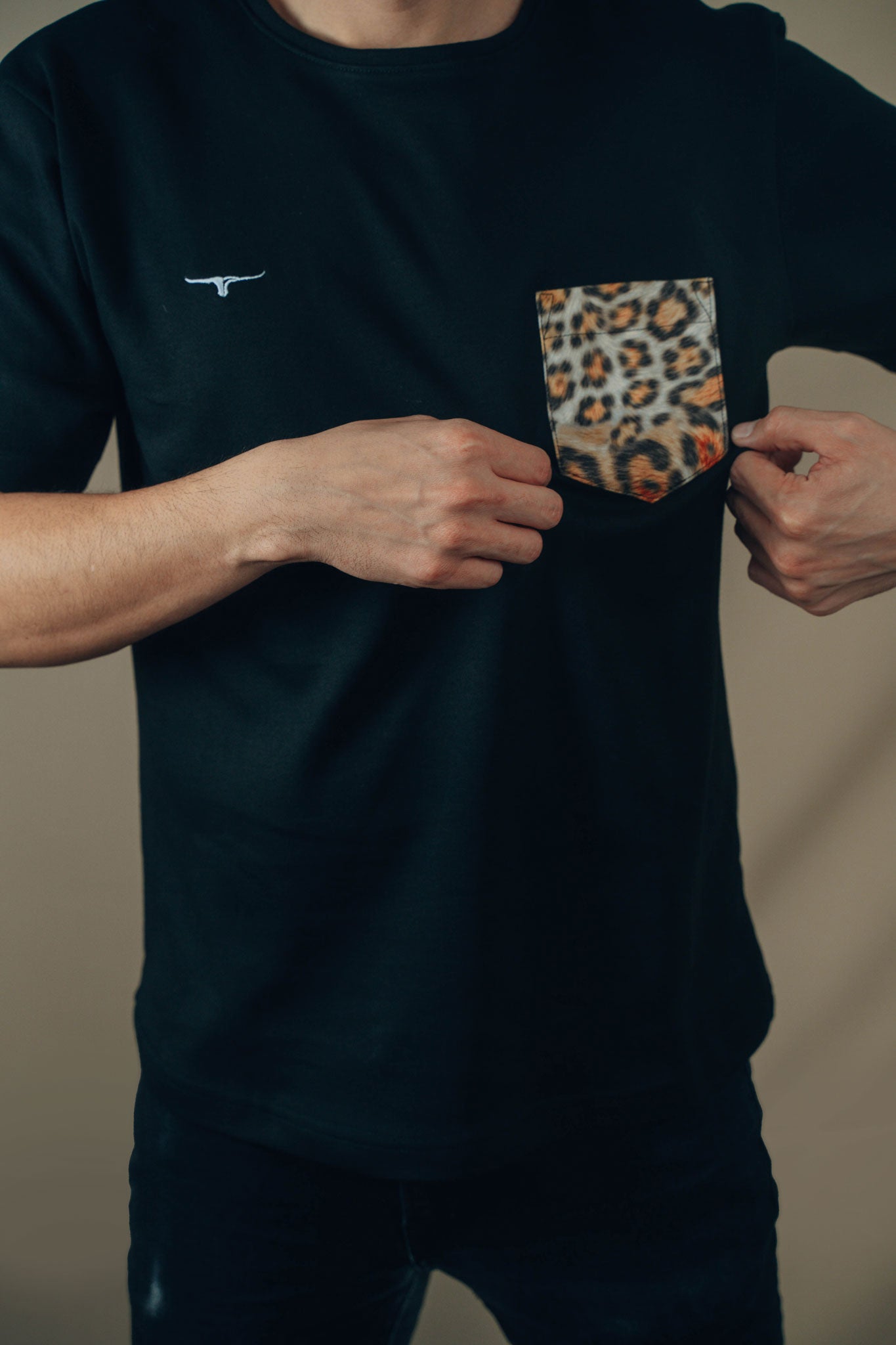 T-SHIRT  MIGHTY LEOPARD